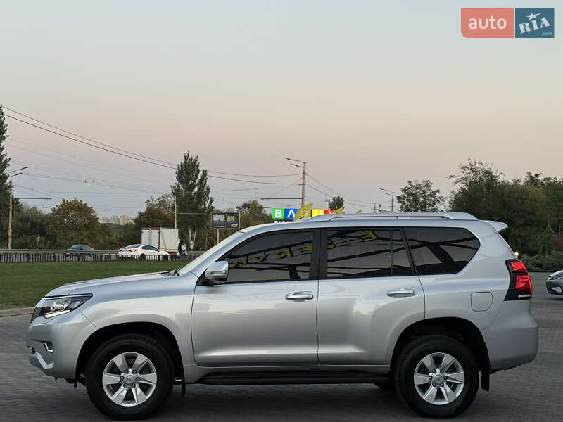 Внедорожник / Кроссовер Toyota Land Cruiser Prado 2021 в Киеве