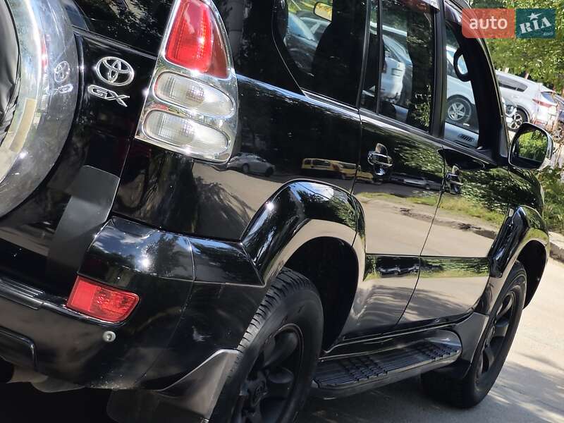 Позашляховик / Кросовер Toyota Land Cruiser Prado 2005 в Львові