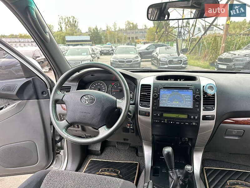 Внедорожник / Кроссовер Toyota Land Cruiser Prado 2005 в Харькове