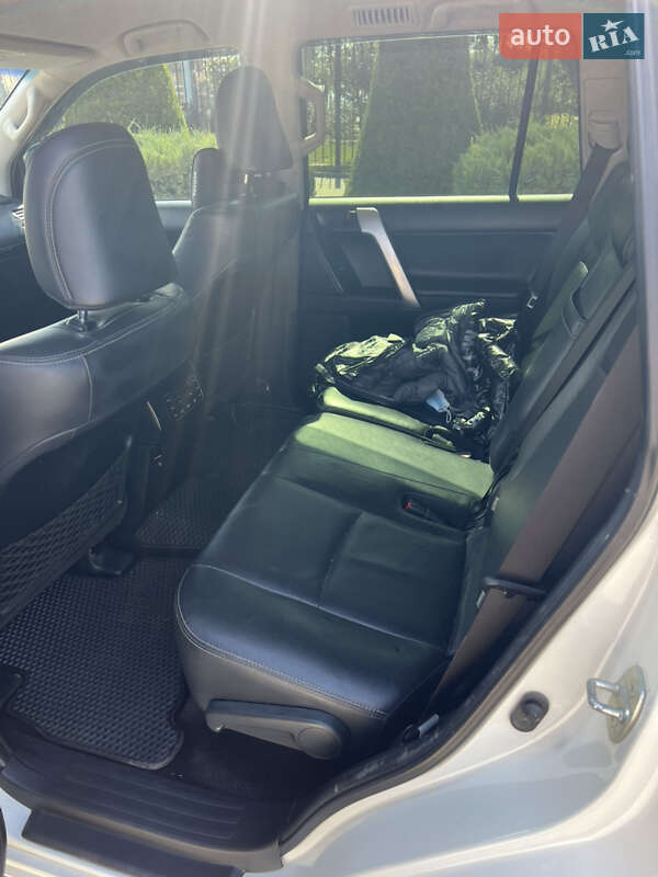 Внедорожник / Кроссовер Toyota Land Cruiser Prado 2018 в Измаиле