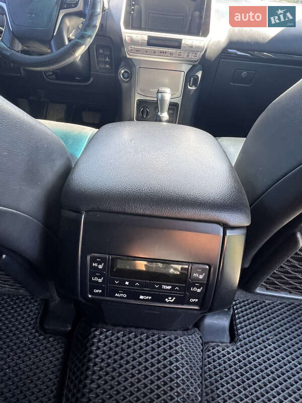 Внедорожник / Кроссовер Toyota Land Cruiser Prado 2018 в Измаиле