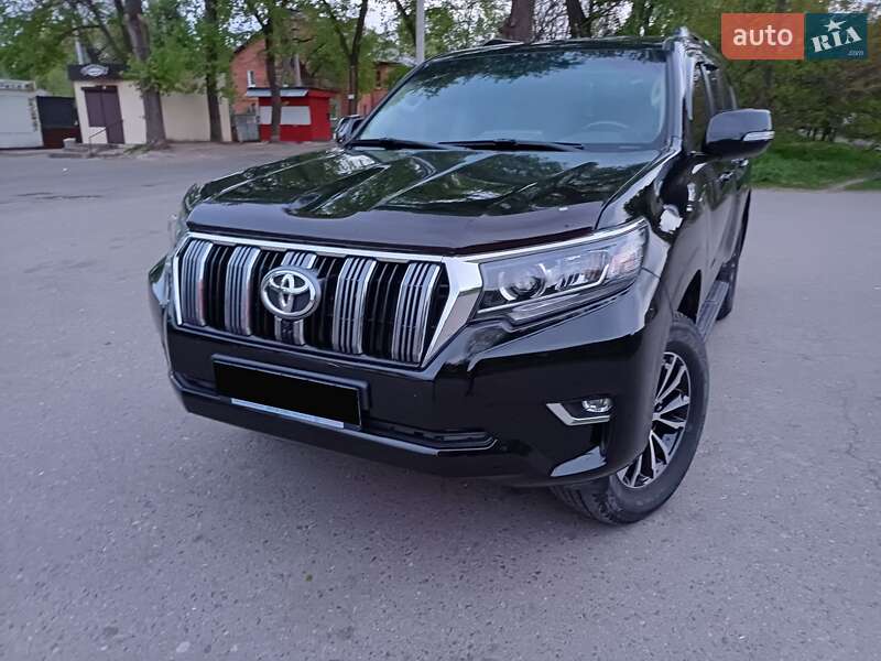 Внедорожник / Кроссовер Toyota Land Cruiser Prado 2010 в Александрие
