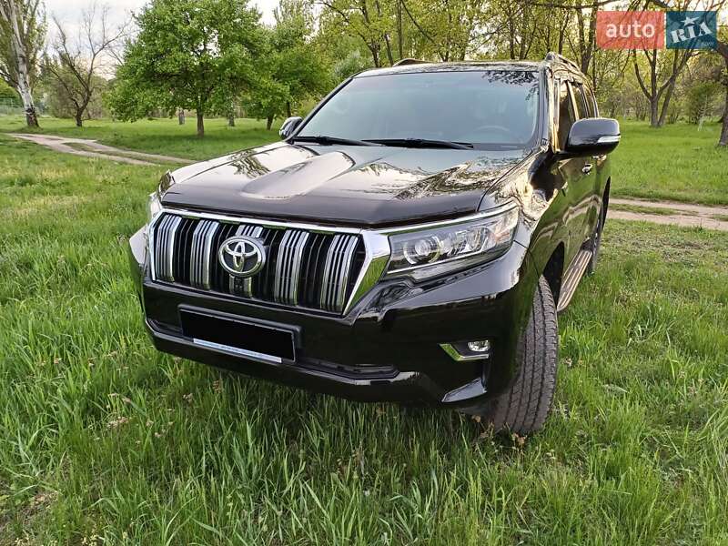 Внедорожник / Кроссовер Toyota Land Cruiser Prado 2010 в Александрие