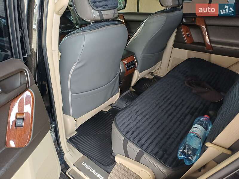 Внедорожник / Кроссовер Toyota Land Cruiser Prado 2010 в Александрие