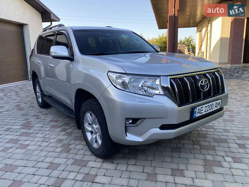 Внедорожник / Кроссовер Toyota Land Cruiser Prado 2017 в Днепре