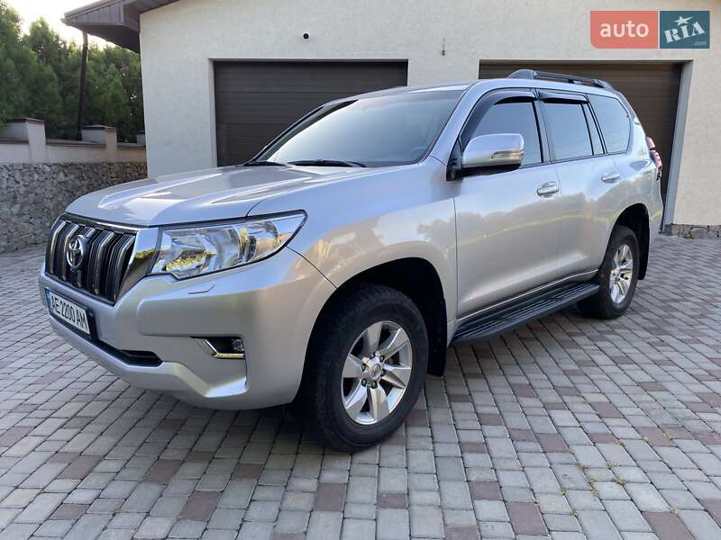 Внедорожник / Кроссовер Toyota Land Cruiser Prado 2017 в Днепре