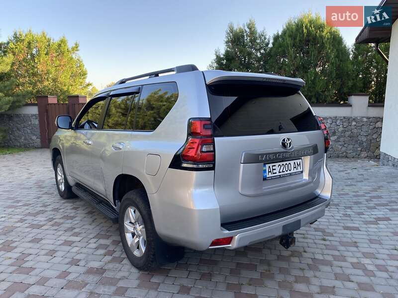 Внедорожник / Кроссовер Toyota Land Cruiser Prado 2017 в Днепре