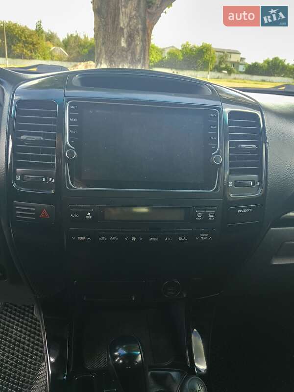 Позашляховик / Кросовер Toyota Land Cruiser Prado 2006 в Києві