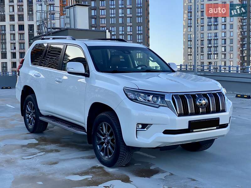 Позашляховик / Кросовер Toyota Land Cruiser Prado 2019 в Києві