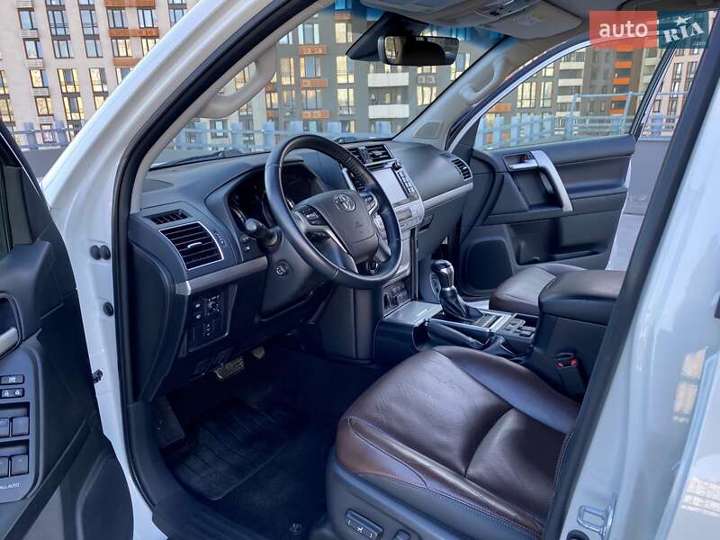 Позашляховик / Кросовер Toyota Land Cruiser Prado 2019 в Києві