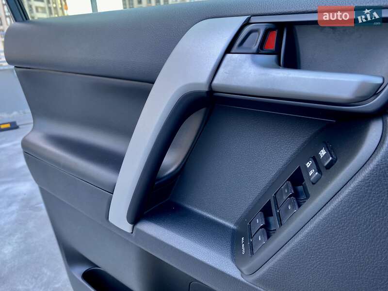 Позашляховик / Кросовер Toyota Land Cruiser Prado 2019 в Києві