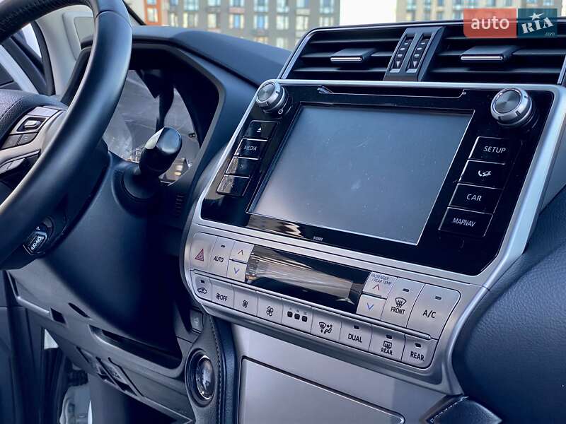 Позашляховик / Кросовер Toyota Land Cruiser Prado 2019 в Києві