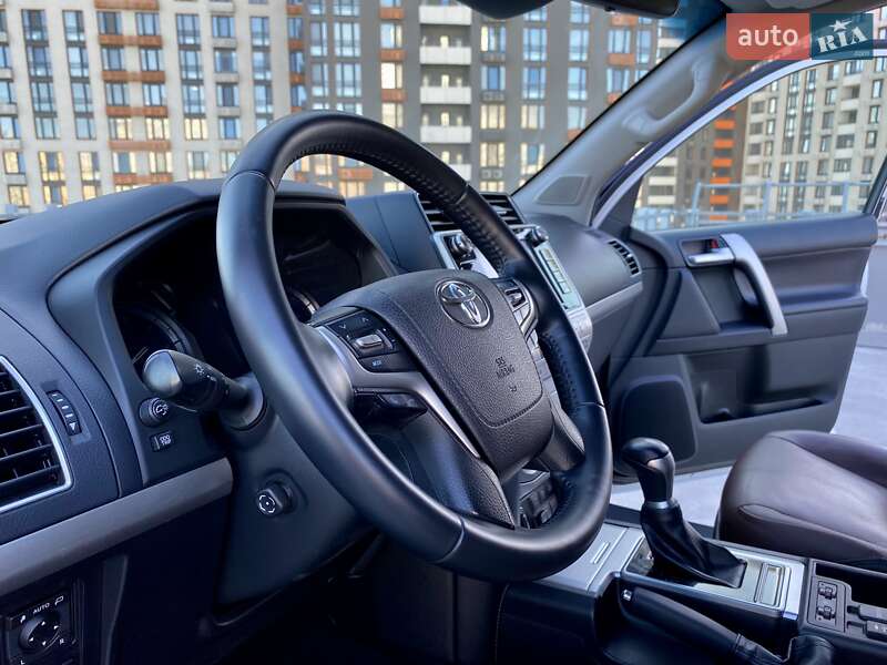 Позашляховик / Кросовер Toyota Land Cruiser Prado 2019 в Києві