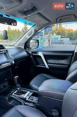 Внедорожник / Кроссовер Toyota Land Cruiser Prado 2015 в 