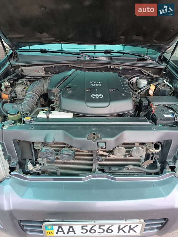 Внедорожник / Кроссовер Toyota Land Cruiser Prado 2005 в Киеве