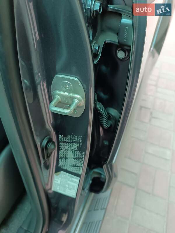 Внедорожник / Кроссовер Toyota Land Cruiser Prado 2005 в Киеве