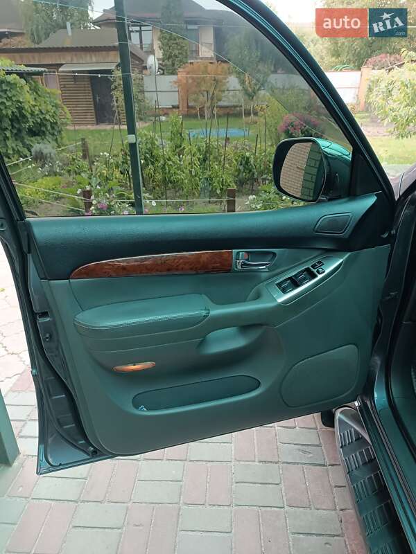 Внедорожник / Кроссовер Toyota Land Cruiser Prado 2005 в Киеве