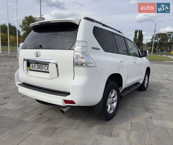 Позашляховик / Кросовер Toyota Land Cruiser Prado 2012 в Харкові