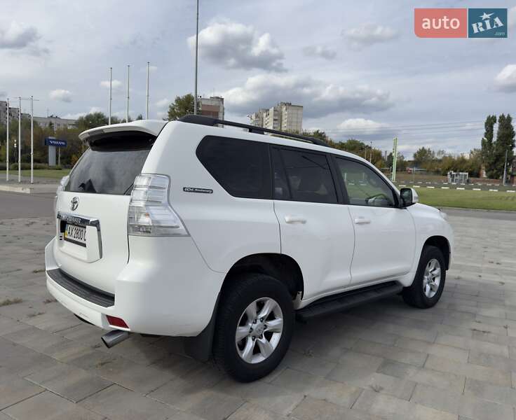 Позашляховик / Кросовер Toyota Land Cruiser Prado 2012 в Харкові