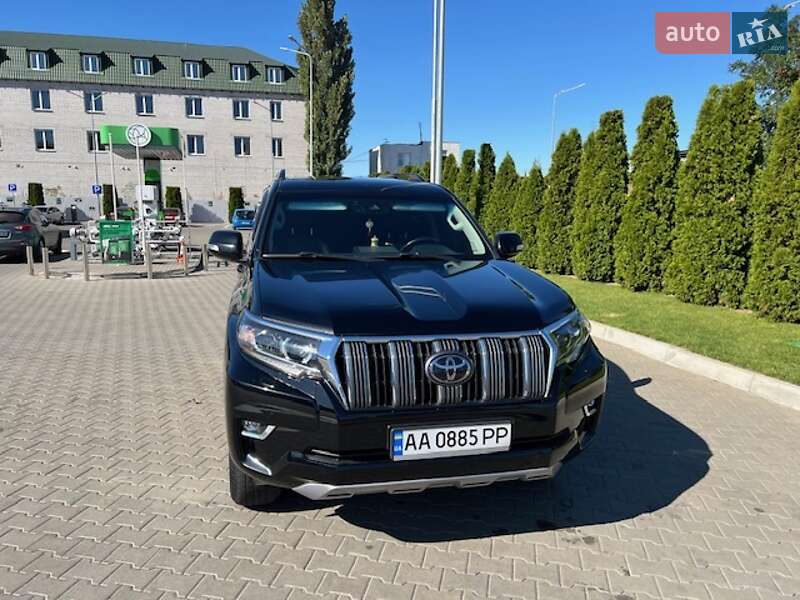 Позашляховик / Кросовер Toyota Land Cruiser Prado 2019 в  фото Позашляховик / Кросовер Toyota Land Cruiser Prado 2019 в