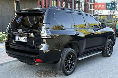 Внедорожник / Кроссовер Toyota Land Cruiser Prado 2021 в 