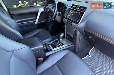 Внедорожник / Кроссовер Toyota Land Cruiser Prado 2021 в 