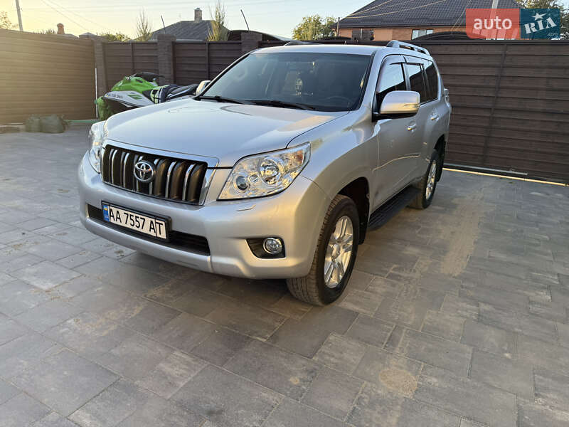 Позашляховик / Кросовер Toyota Land Cruiser Prado 2010 в Кропивницькому