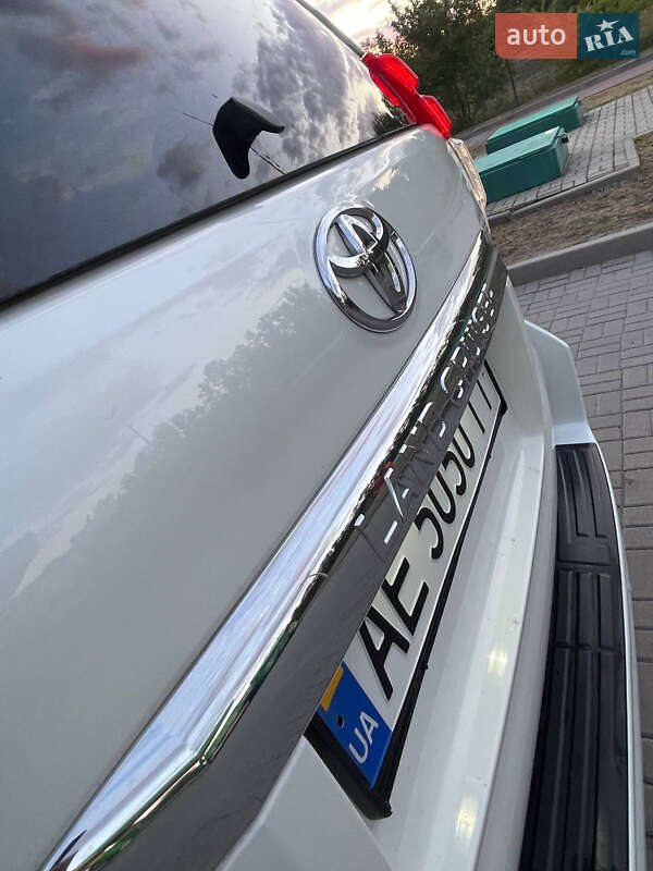 Внедорожник / Кроссовер Toyota Land Cruiser Prado 2010 в Днепре