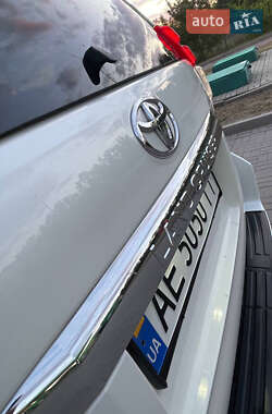 Внедорожник / Кроссовер Toyota Land Cruiser Prado 2010 в 