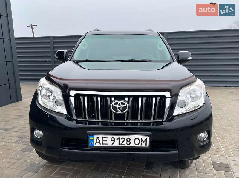 Внедорожник / Кроссовер Toyota Land Cruiser Prado 2011 в Вольногорске