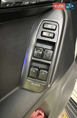 Внедорожник / Кроссовер Toyota Land Cruiser Prado 2010 в 