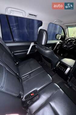 Внедорожник / Кроссовер Toyota Land Cruiser Prado 2019 в 