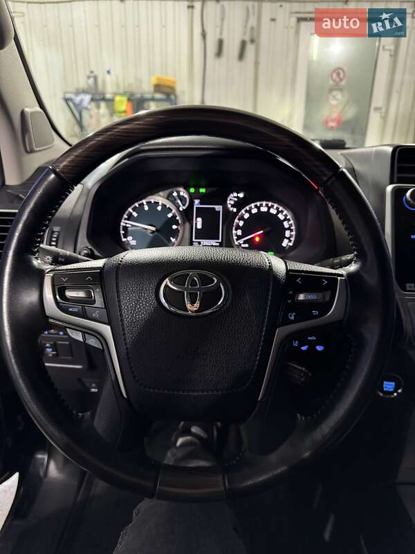 Внедорожник / Кроссовер Toyota Land Cruiser Prado 2019 в Хмельницком