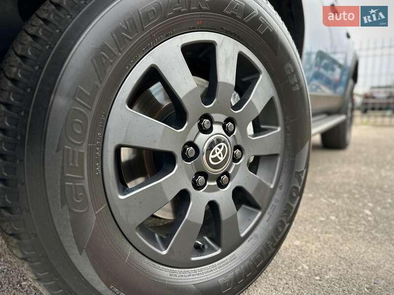 Позашляховик / Кросовер Toyota Land Cruiser Prado 2024 в Києві