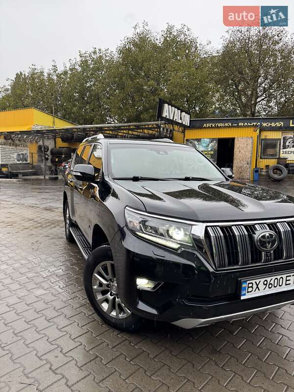 Внедорожник / Кроссовер Toyota Land Cruiser Prado 2019 в Хмельницком