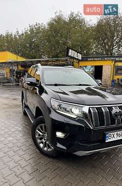 Внедорожник / Кроссовер Toyota Land Cruiser Prado 2019 в 