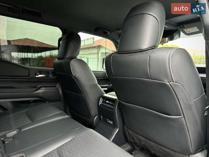 Позашляховик / Кросовер Toyota Land Cruiser Prado 2024 в Києві