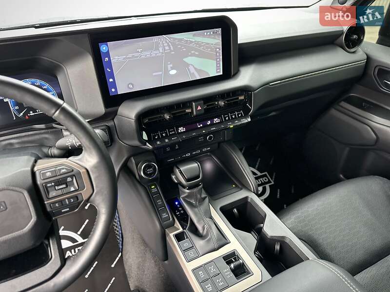 Позашляховик / Кросовер Toyota Land Cruiser Prado 2024 в Києві