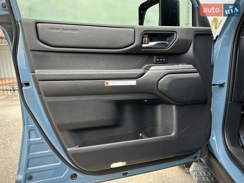 Позашляховик / Кросовер Toyota Land Cruiser Prado 2024 в Києві