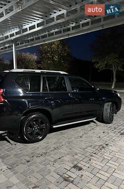 Внедорожник / Кроссовер Toyota Land Cruiser Prado 2019 в 