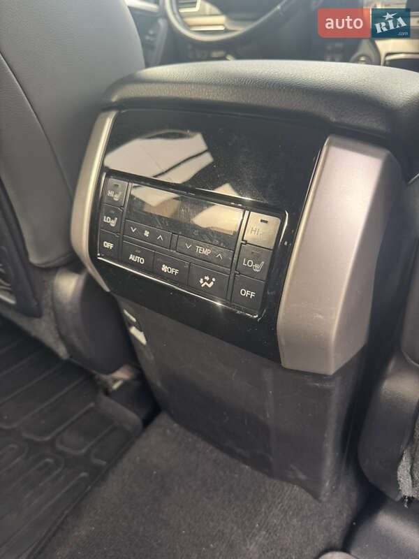 Внедорожник / Кроссовер Toyota Land Cruiser Prado 2019 в Киеве