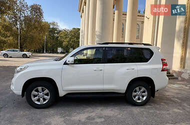Внедорожник / Кроссовер Toyota Land Cruiser Prado 2017 в 