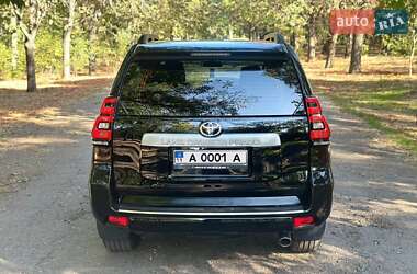 Внедорожник / Кроссовер Toyota Land Cruiser Prado 2018 в 