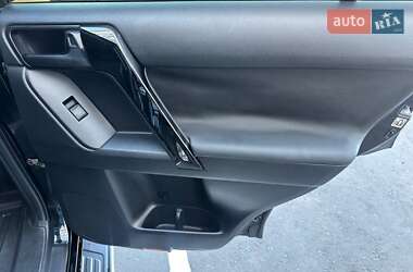 Внедорожник / Кроссовер Toyota Land Cruiser Prado 2018 в 