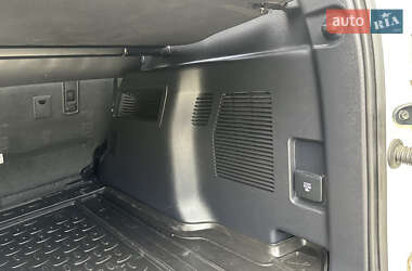 Внедорожник / Кроссовер Toyota Land Cruiser Prado 2019 в 