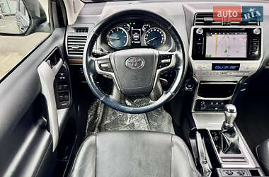 Позашляховик / Кросовер Toyota Land Cruiser Prado 2018 в 