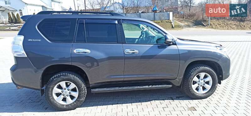 Внедорожник / Кроссовер Toyota Land Cruiser Prado 2011 в Черновцах