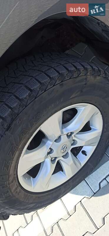 Внедорожник / Кроссовер Toyota Land Cruiser Prado 2011 в Черновцах