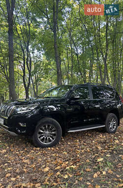 Внедорожник / Кроссовер Toyota Land Cruiser Prado 2020 в 