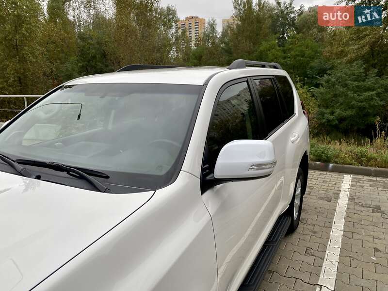 Внедорожник / Кроссовер Toyota Land Cruiser Prado 2019 в Киеве